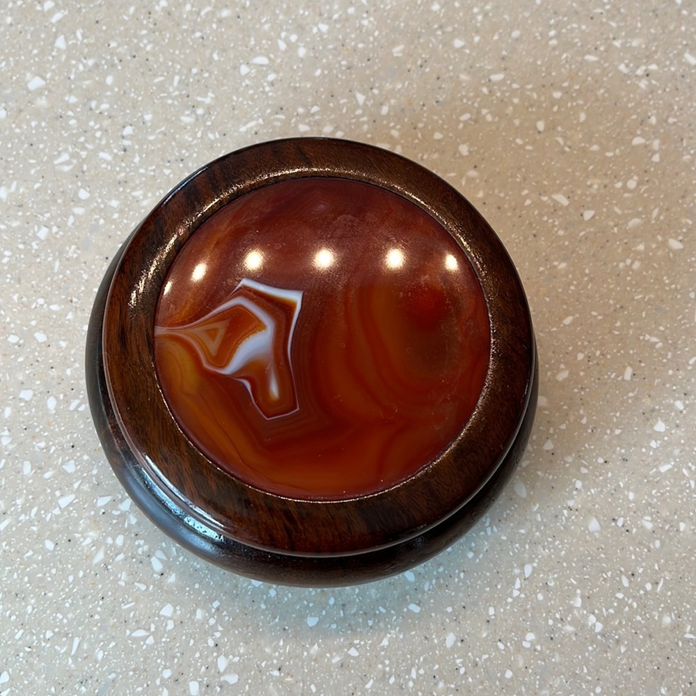 Mahogany box with agate slice